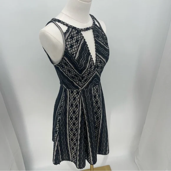 Free People Black Lace Mini Dress Twee Indie Boho Y2K Size 2 - Picture 8 of 13